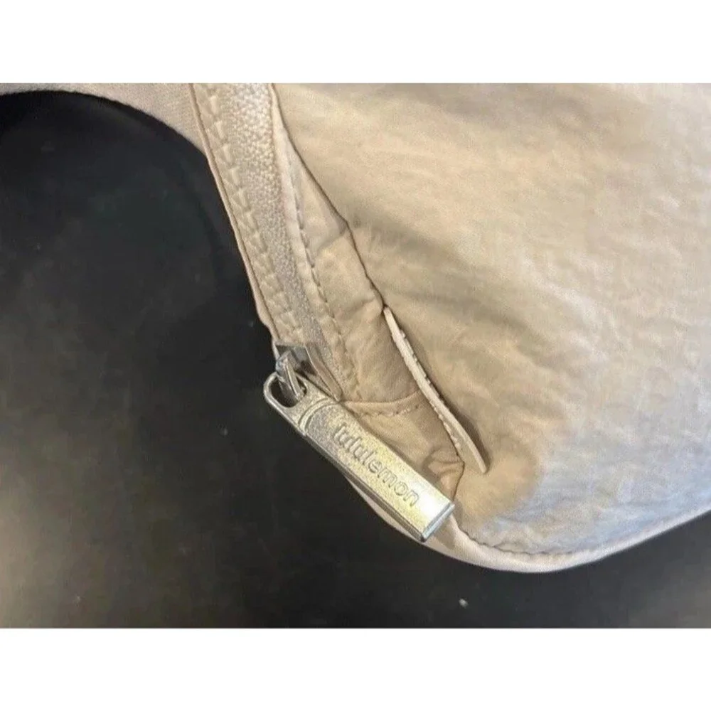 Lululemon Everywhere Belt Bag One Size LU9B8PS WNDM White/cream